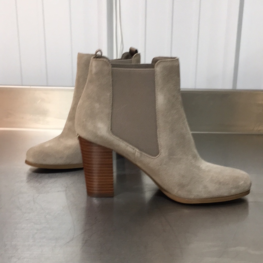 Michael Kors Elegant Tan Ankle Booties size 9.5
